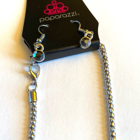 Paparazzi Lookin Like A Million - Black Long Necklace - Picture 2 of 3